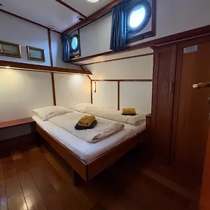 Hotelboot Zwaan , Amsterdam Niederlande